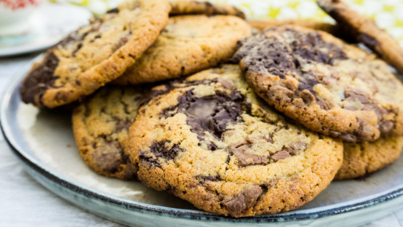 tahini_chocolate_chip_cookies